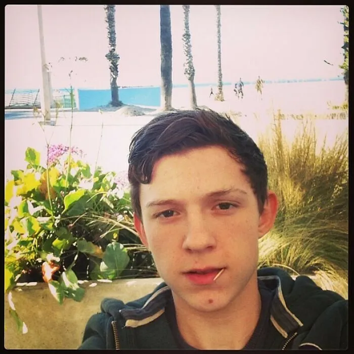 Tom Holland 2013: "Bye Beach Will See You Soon Buddy"