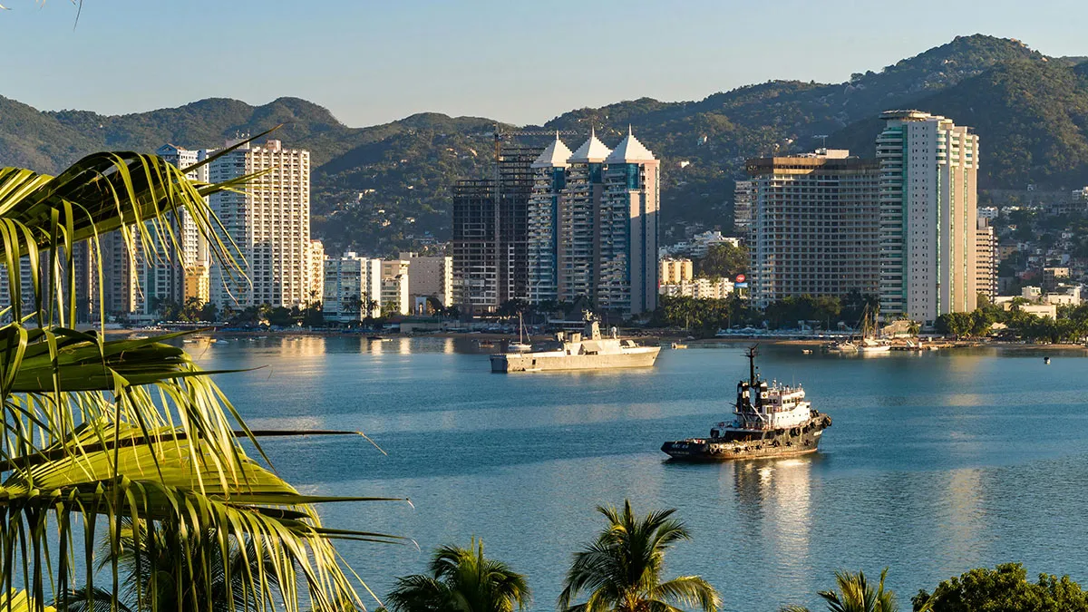 27 Places That Were Tourist Gold Until Everyone Forgot They Existed