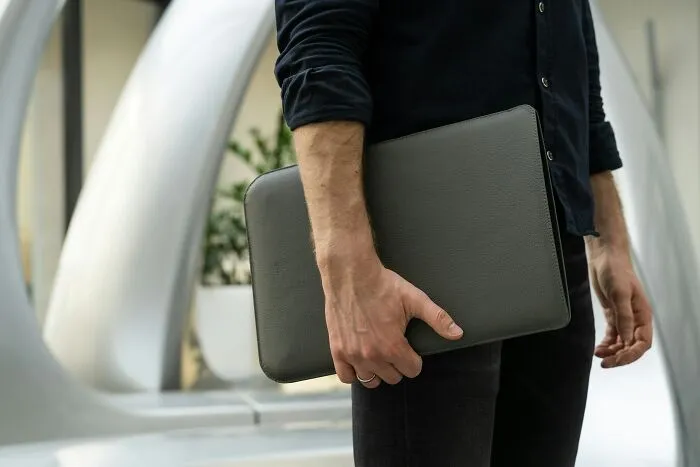 25 Of The Most Disturbing, Random And Gross Things Found By IT Guys On Customers' Computers