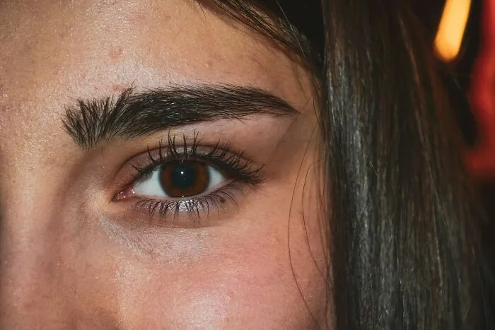 34 Totally Bizarre Things Guys Caught Their Girlfriends Doing When They Thought No One Was Watching