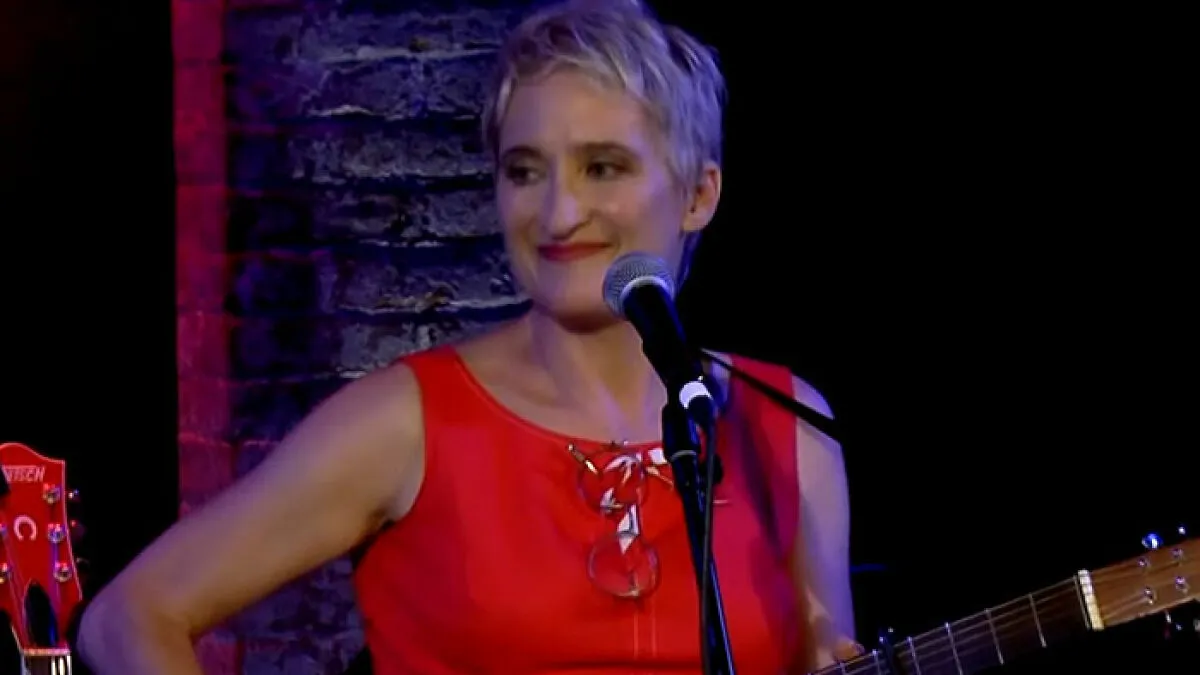 'I Kissed A Girl' Singer Jill Sobule's Body Found After Mysterious House Fire