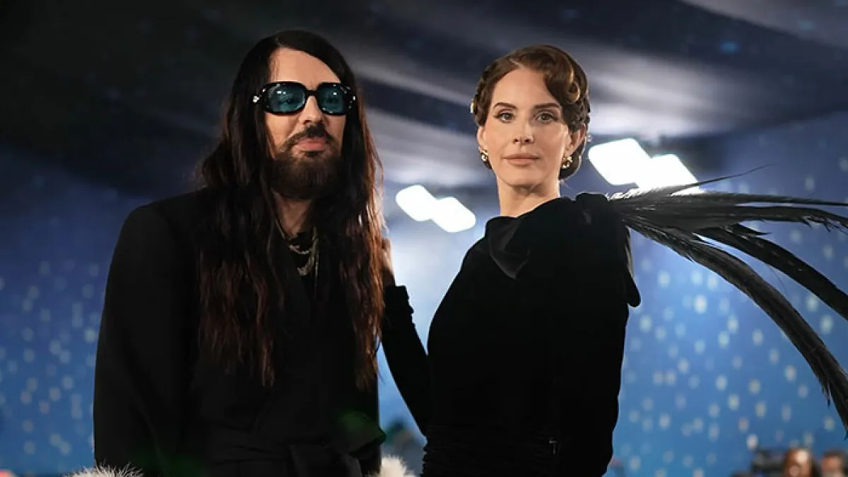 "Now That Is A Face Card": Model ‘Overshadows’ Lana Del Rey At The Met Gala