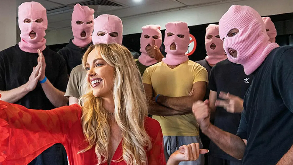 Adult Star, Hospitalized After Sleeping With 583 Men In A Day, Was “Begging” Doctors To Fix Pain
