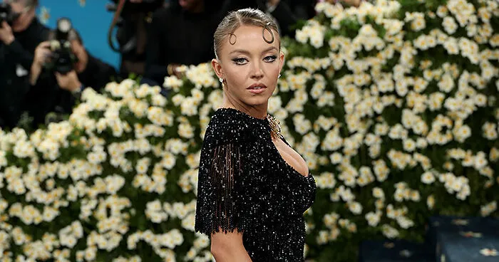 "Her Stylist Did Her Dirty": Sydney Sweeney Brutally Mocked Over Her Met Gala 2025 Dress