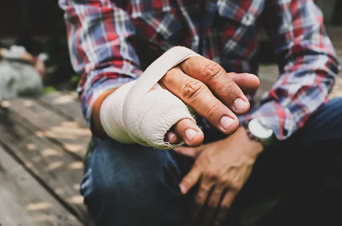 “They Put Duct Tape On Blistered Skin”: 50 Times Doctors Saved Patients From Their DIY Treatments
