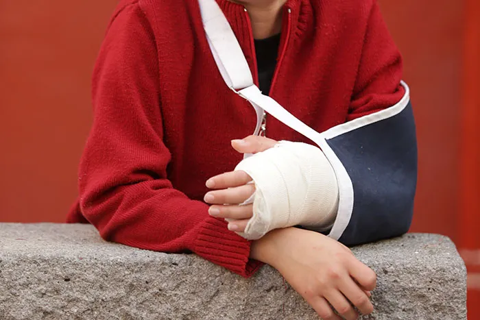 “They Put Duct Tape On Blistered Skin”: 50 Times Doctors Saved Patients From Their DIY Treatments
