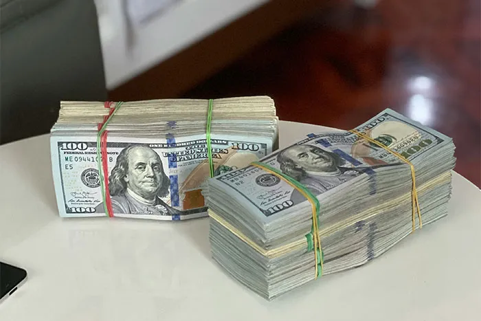 30 Weird And Shocking Things Workers Saw While Entering People’s Homes For Their Job