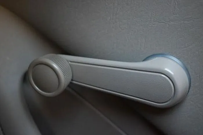 Manual Roll Down/Up Car's Windows