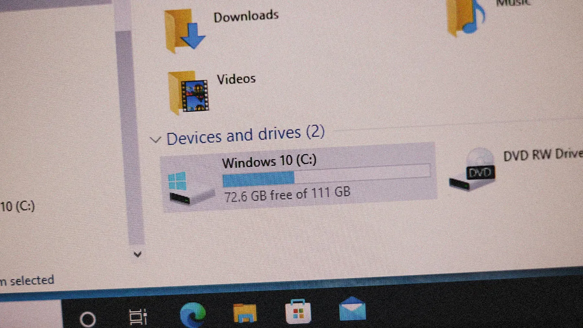 25 Of The Most Disturbing, Random And Gross Things Found By IT Guys On Customers' Computers