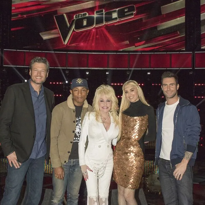 Dolly Parton 2015: "Well Hello Everybody. I Thought I Would Kick This Off With A Bang, So I Brought Some Friends To Help Out"