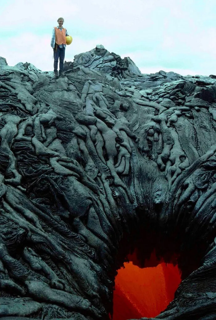 Lava Flow Skylight In Hawaii Looks Like An Entrance To Hell