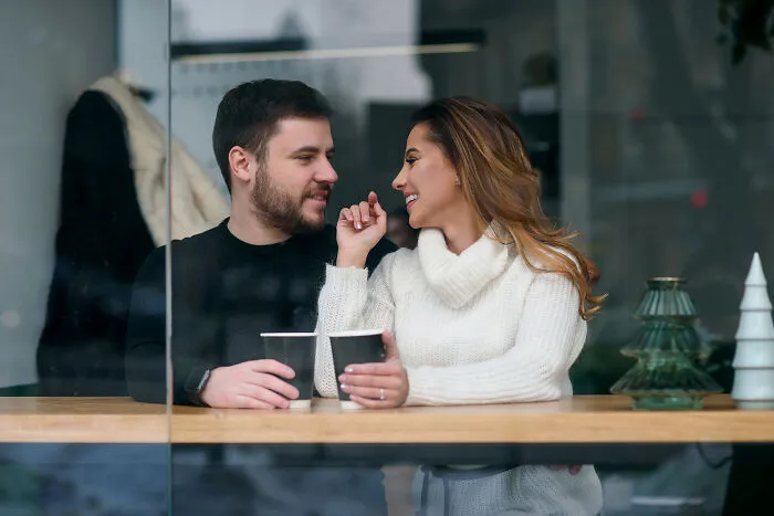30 Guys Who Turned Their Back On Female Friends After Their GF Demanded It And How It Worked Out