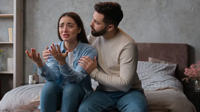 30 Guys Who Turned Their Back On Female Friends After Their GF Demanded It And How It Worked Out