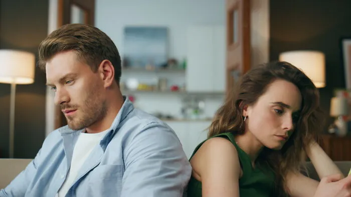 30 Guys Who Turned Their Back On Female Friends After Their GF Demanded It And How It Worked Out
