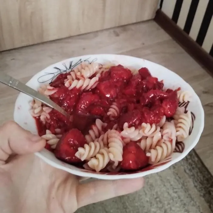 40 Disgusting Pics Of Food Someone Actually Was Served And Even Ate