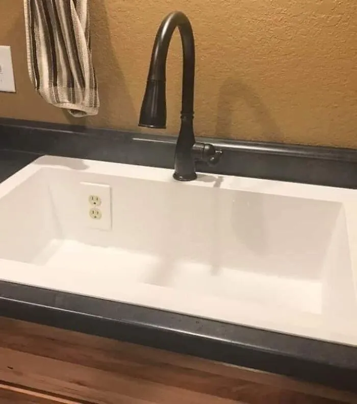 40 Real Estate Listings That Prove A Picture Is Worth A Thousand Words