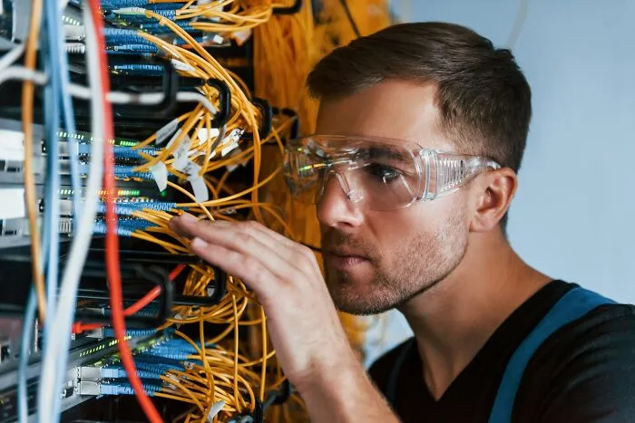 Someone Asked People The Weirdest Ways They’ve Ever Made Money, And These 40 Answers Are Wild