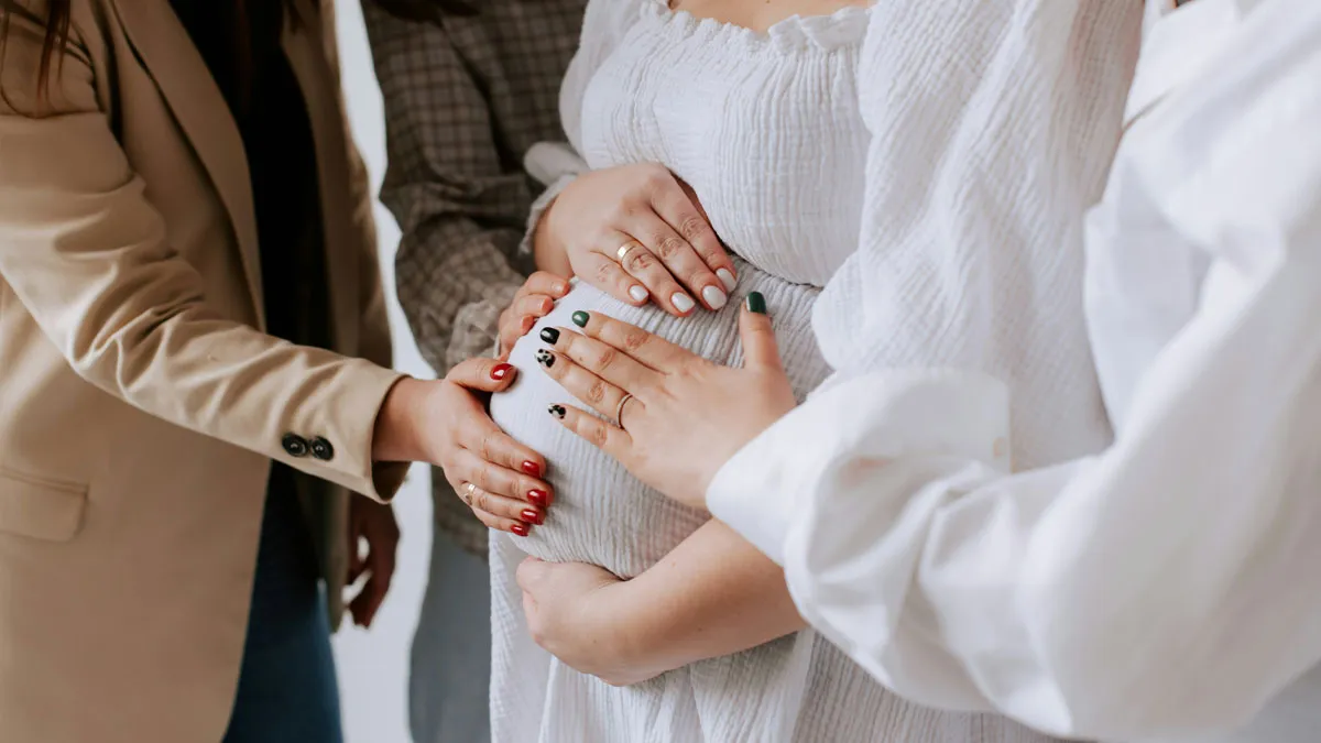Mom Throws Gender Reveal Without Pregnant Daughter, Still Thinks She’s The Victim