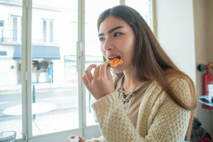 Adults Mortified When They Realized That Their 32 Habits As Kids Were Actually Red Flags