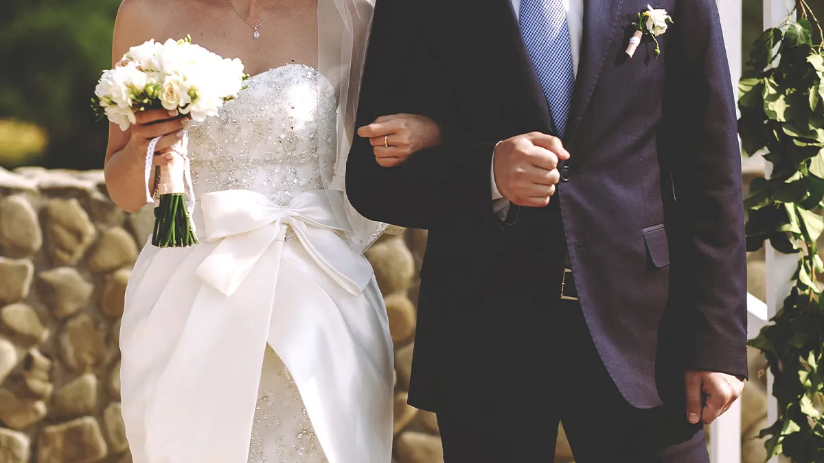 Woman Listens To The Internet And Goes Through New Husband’s Phone, Instantly Divorces Him
