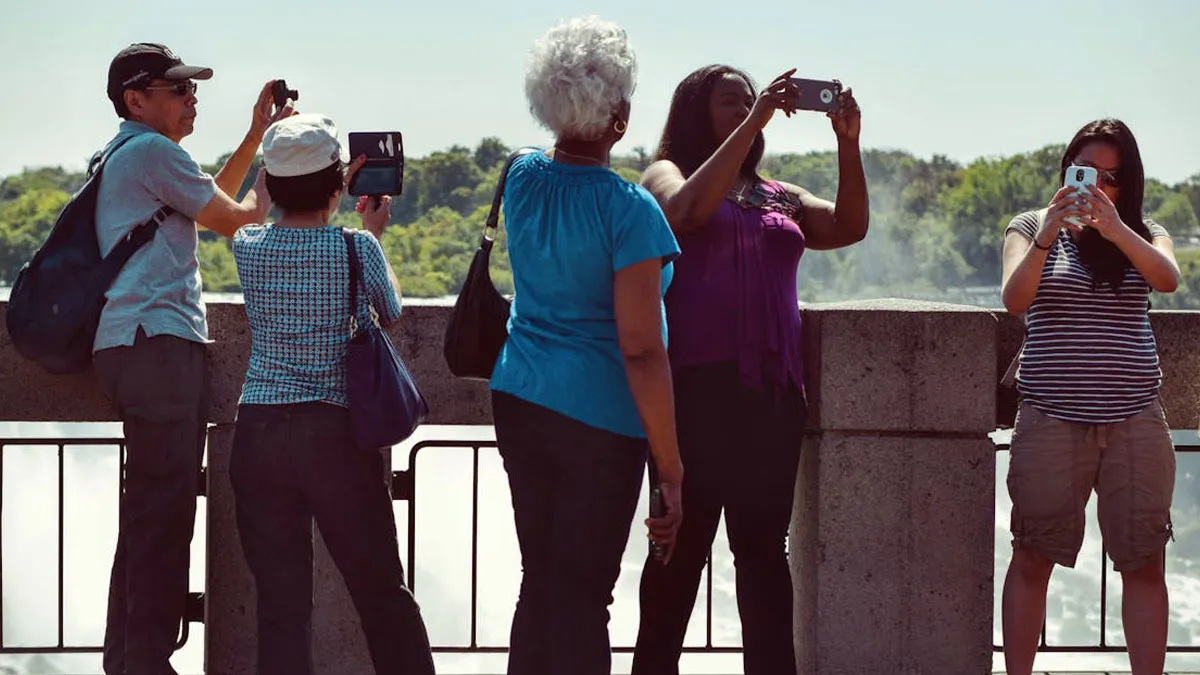 Summer Season Came But The Tourists That Usually Flood The US Didn’t, As This Guy Online Noticed