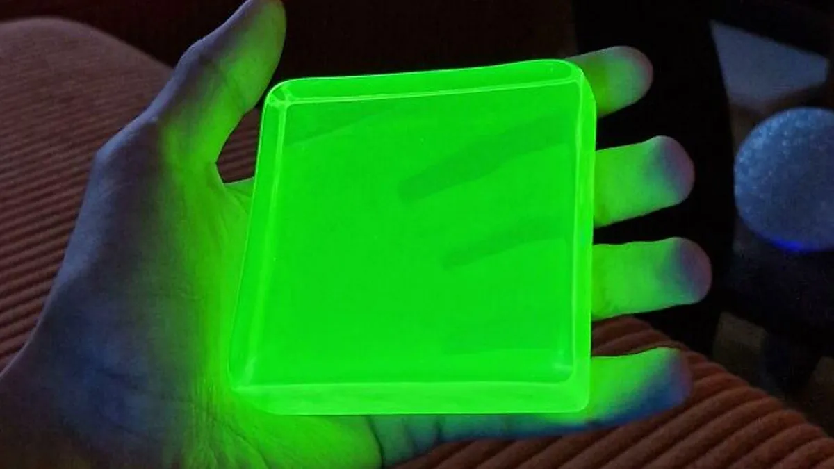 50 Photos So Interesting They Feel Illegal To Look At Without Protective Eyewear