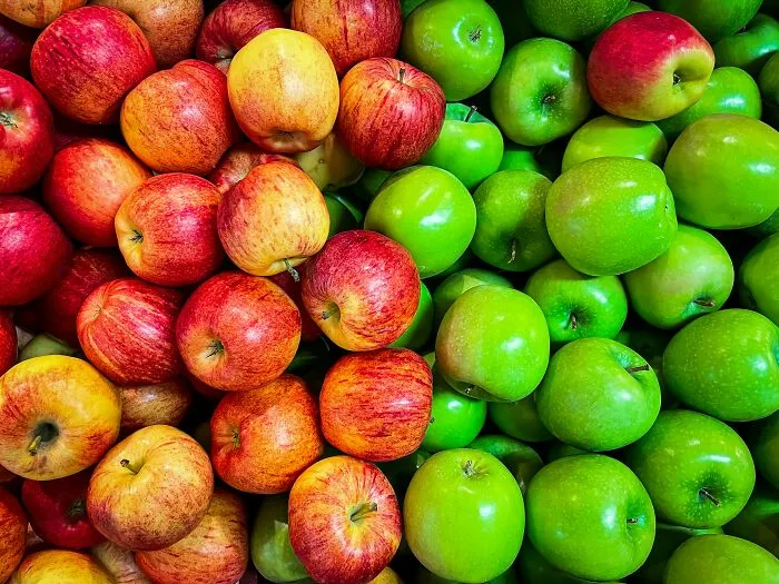 Apples (Per Pound) - $0.39 vs. $1.54–$2.91