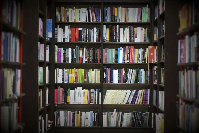 40 Times People Read A Book And Were In Awe