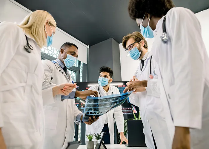 50 Times Medical Workers Pretended To Be Calm While Seeing Something Truly Unbelievable