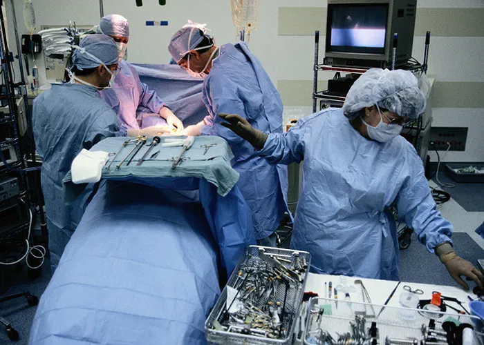 50 Times Medical Workers Pretended To Be Calm While Seeing Something Truly Unbelievable