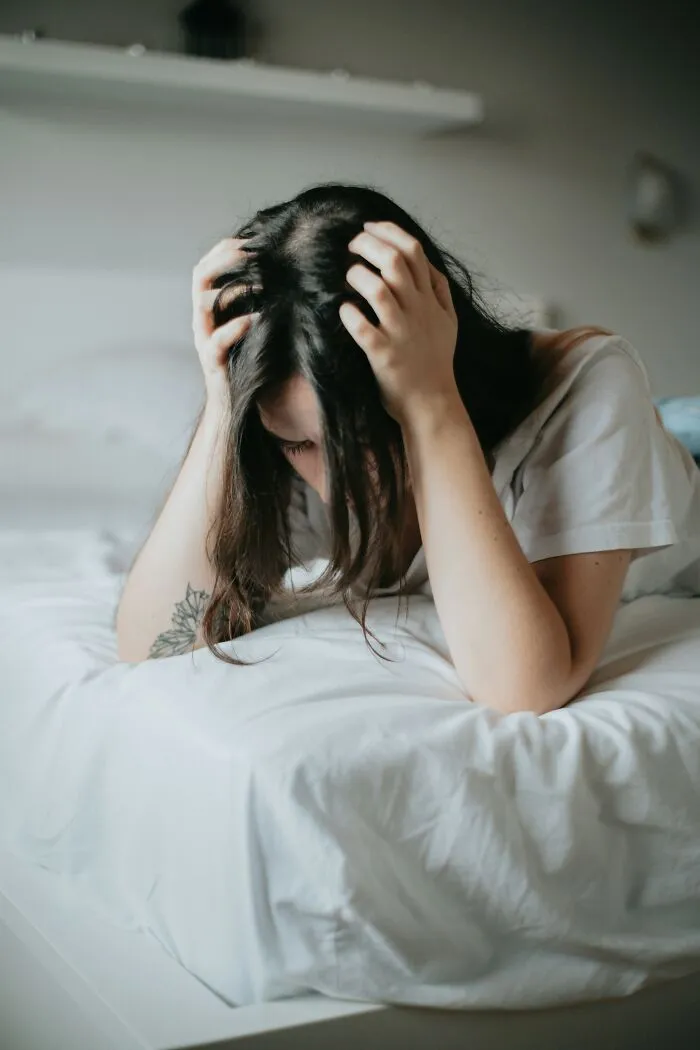 Someone Asked Medical Professionals What Everyday Things Make Us Sick, And These 35 Are Scary