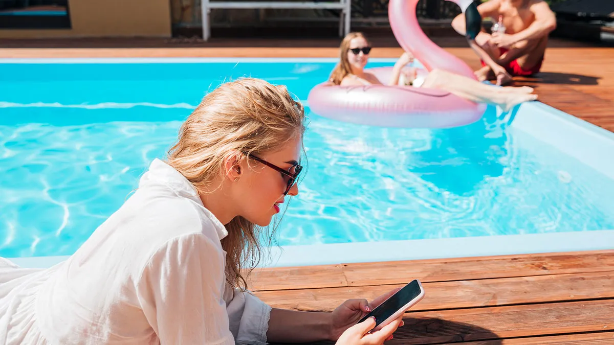 “The Four Were Arrested”: Entitled Family Invades Private Pool, Is Shocked By Jail Time