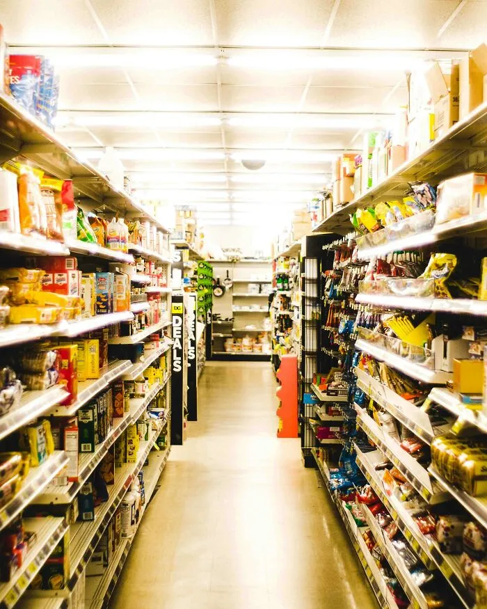 Cashiers Reveal 35 Items That Make Them Give Customers The Side Eye At The Register