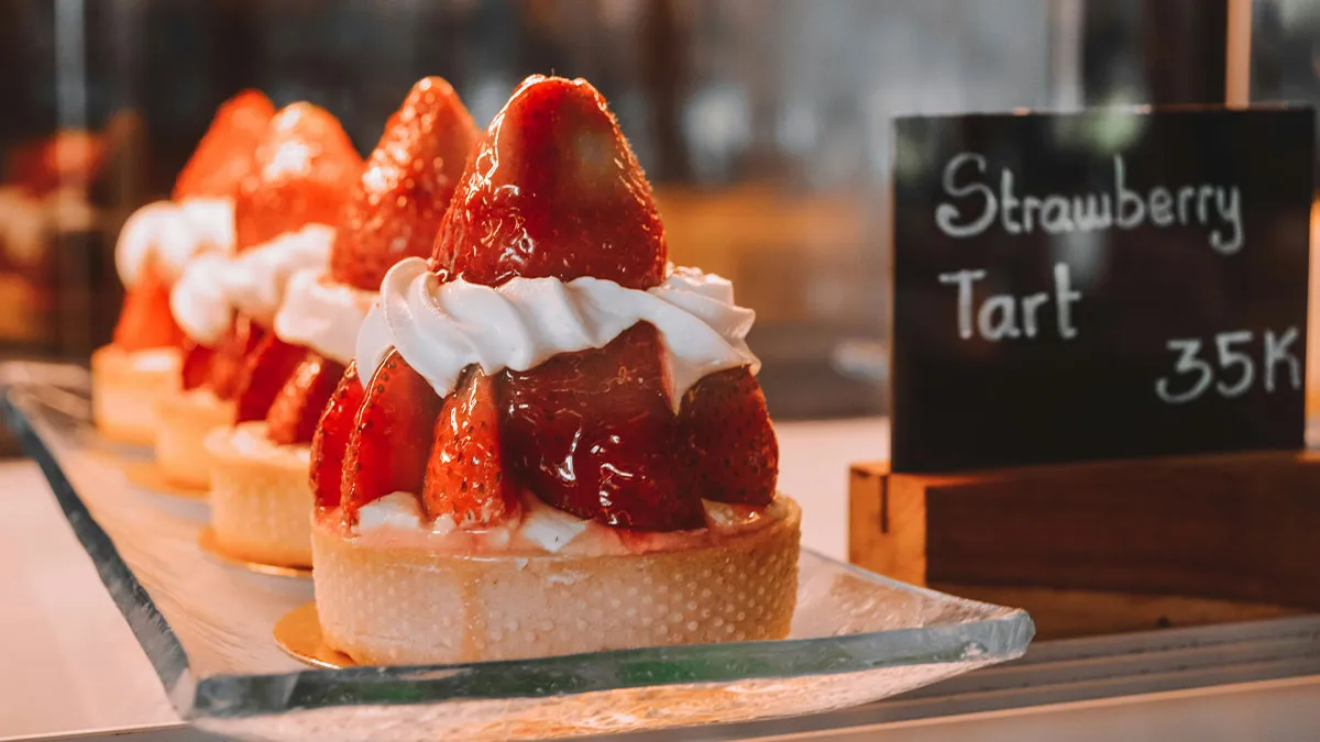 Girlfriend Fakes Strawberry Allergy, Guy Finds Out It Was Just Preference And Is Beyond Livid