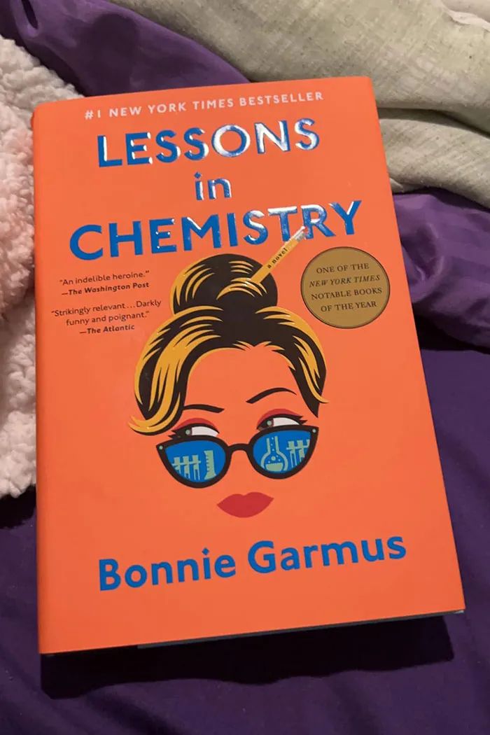 40 Times People Read A Book And Were In Awe