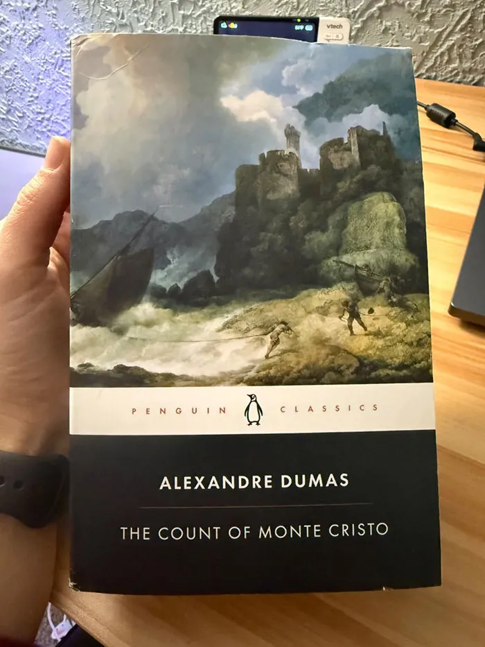40 Times People Read A Book And Were In Awe