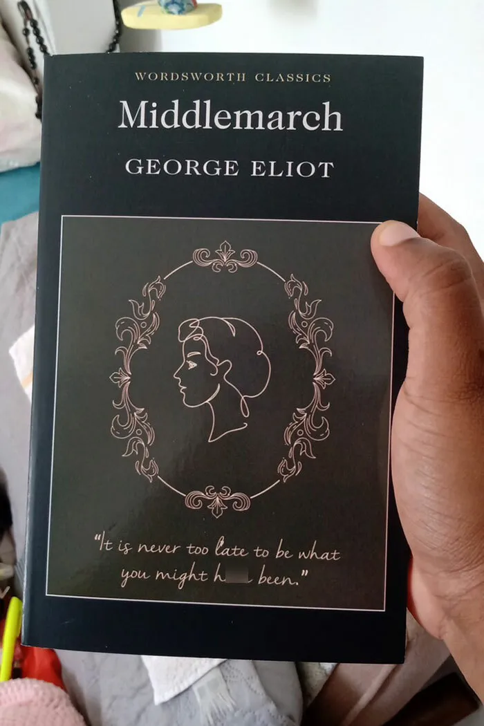 40 Times People Read A Book And Were In Awe