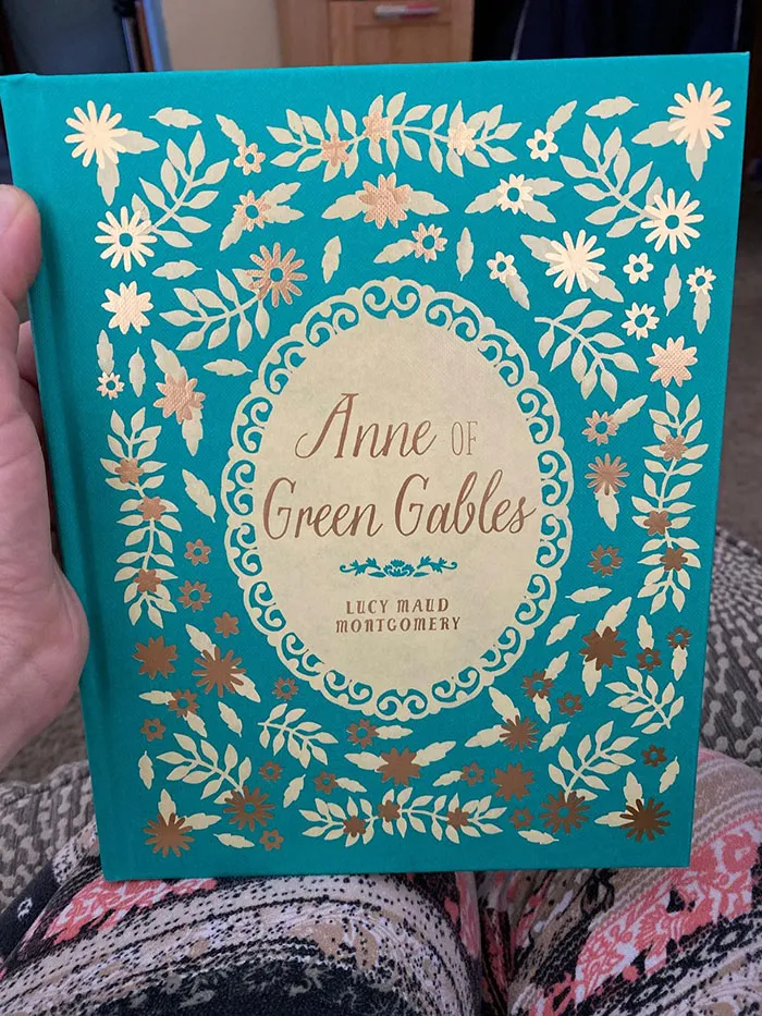 40 Times People Read A Book And Were In Awe