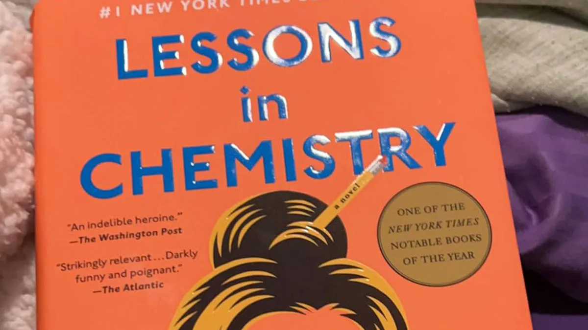 40 Times People Read A Book And Were In Awe