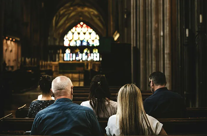 People Didn’t Realize They Were In A Cult Until These 40 Moments