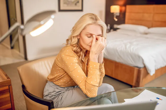 32 Things That Get Romanticized All The Time But For All The Wrong Reasons