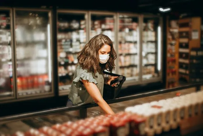 Cashiers Reveal 35 Items That Make Them Give Customers The Side Eye At The Register