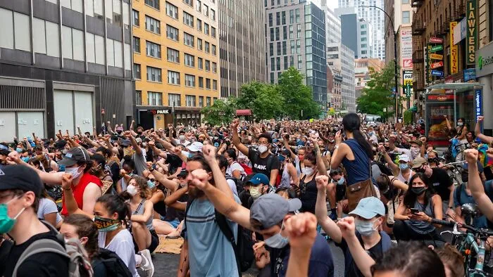 “Middle Class Is Over”: 45 People Share Things Young Gen Zers Aren’t Ready To Hear