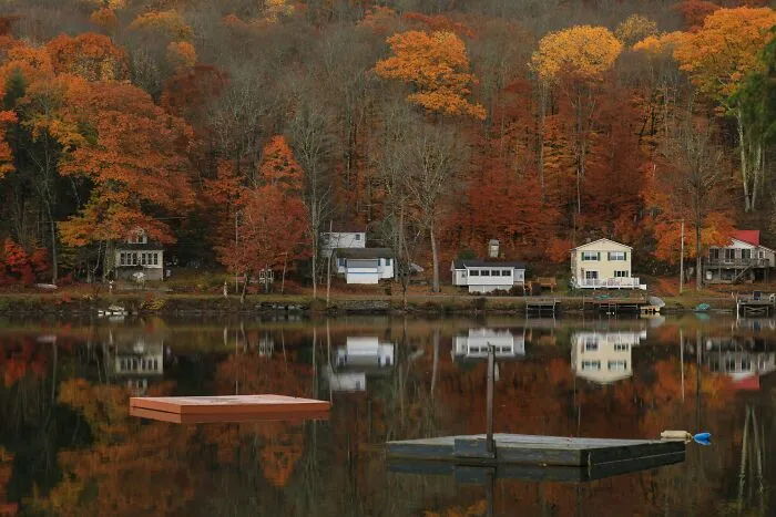 27 Places That Were Tourist Gold Until Everyone Forgot They Existed