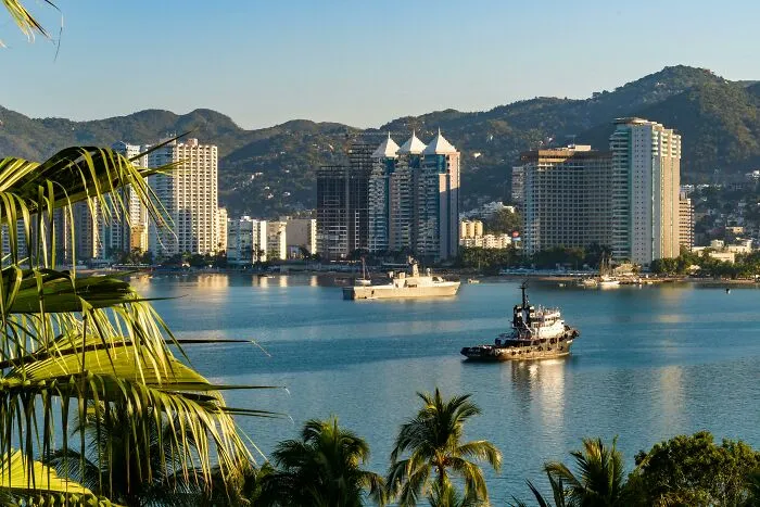 27 Places That Were Tourist Gold Until Everyone Forgot They Existed
