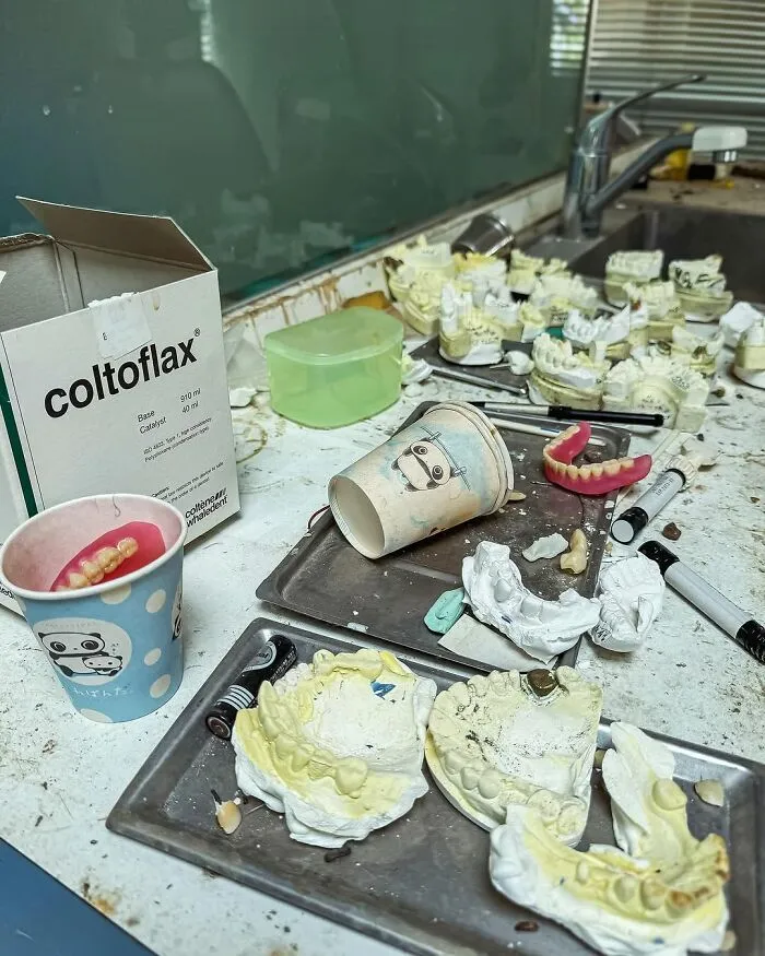 This Dental Office Has Been Left Untouched Since 2011; Here Is What I Found There (15 Pics)