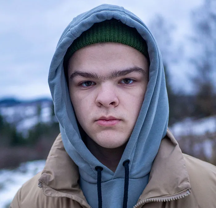 40 Siblings Of Narcissists, Psychopaths, And Sociopaths Describe What Their Lives Look Like