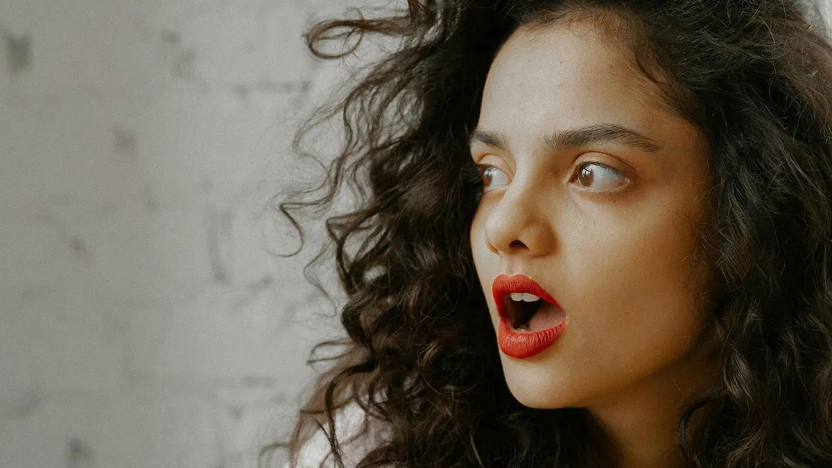 50 Stories Of People Who Overlooked Red Flags So Big They Were Blinding