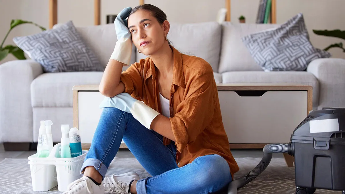 Sexist Parents Demand Daughter Do Chores While Brothers Hang Out, Daughter Quits In Protest