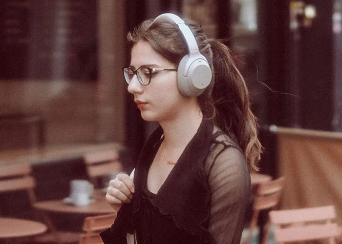 “Never Ask For A Quiet Room”: 45 Everyday Safety Tips Women Swear By For Navigating The World